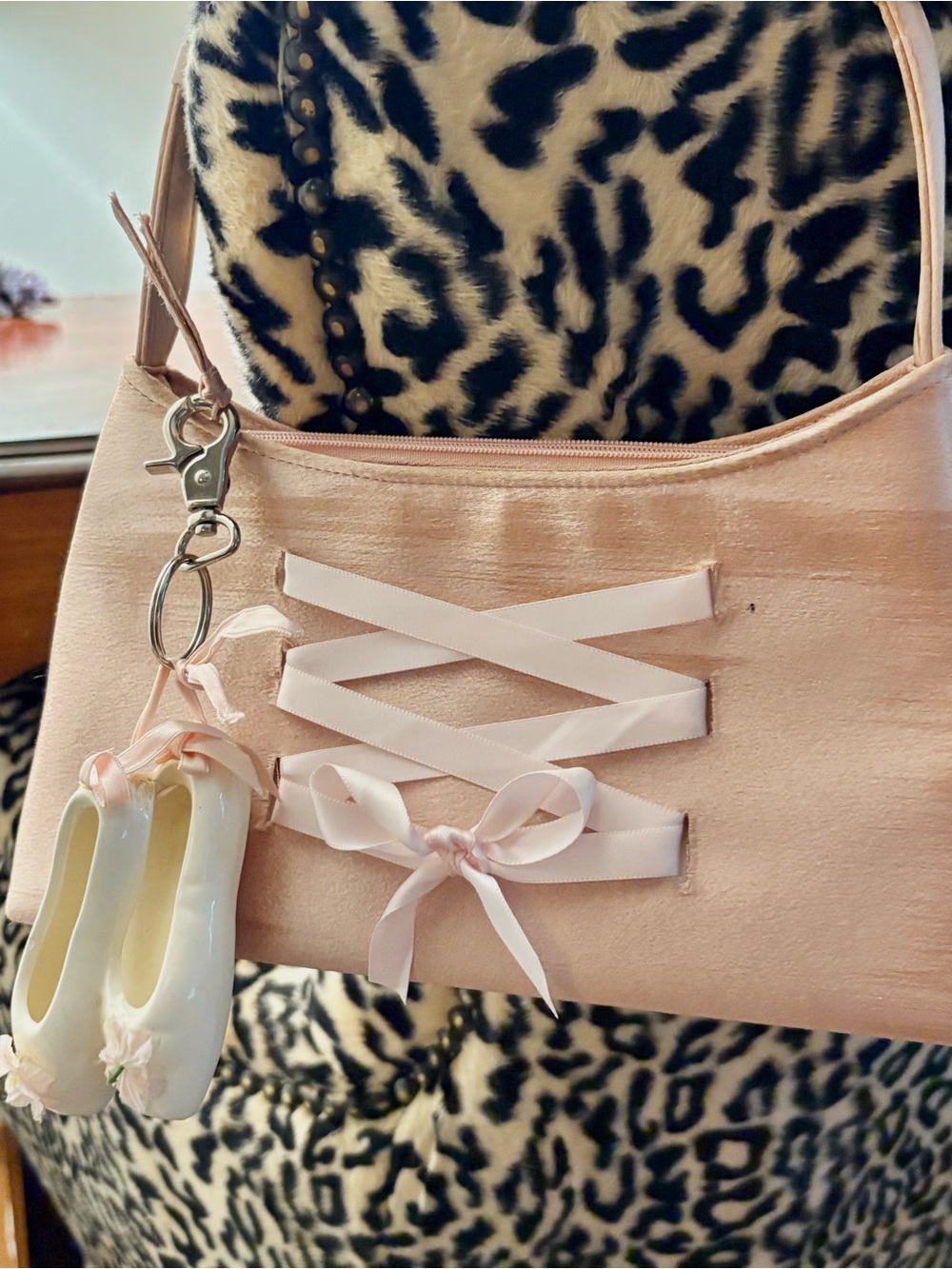 Elegant Pink Ribbon-Accent Shoulder Bag
